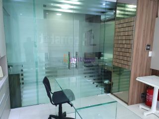 Lagoa Corporate - Sala comercial MOBILIADA de 34m² na Ponta D'areia