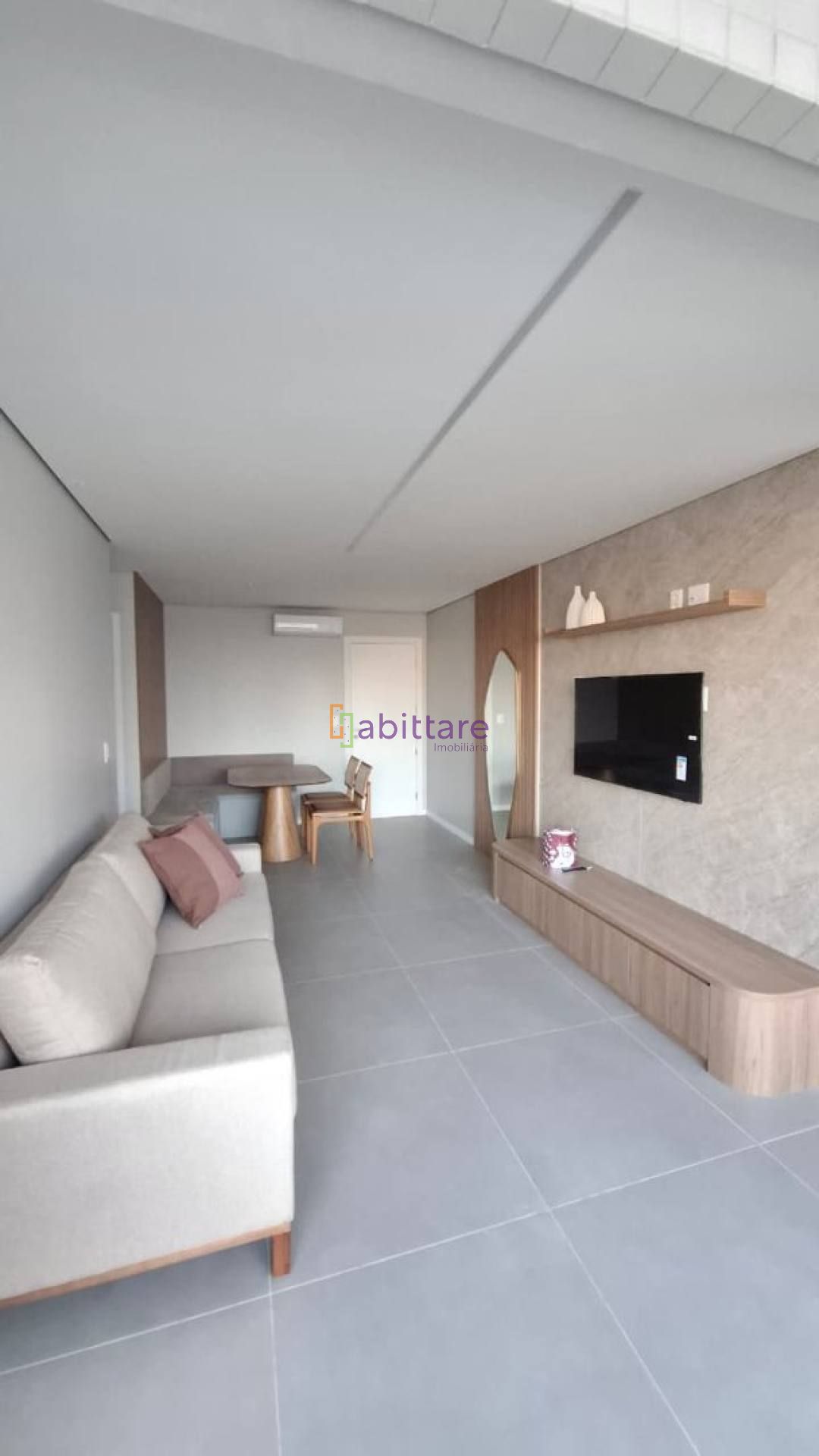 Alugo apartamento semi mobiliado com 3 suítes no Edifício Évora - Ponta D'areia