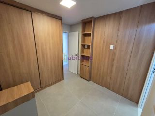 Alugo apartamento semi mobiliado com 3 quartos (2 suítes) no Edifício Évora - Ponta D'areia