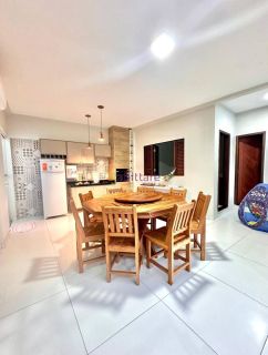 Casa de 230m² com 4 quartos (1 suíte master) no Parque Athenas