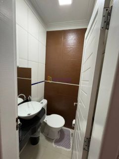 ALUGA-SE  Casa nascente de dois pavimentos no Condomínio Intermares Village