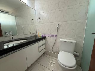 Apartamento de 3 quartos (1 suíte e 2 semi suítes) no Edifício Toulon