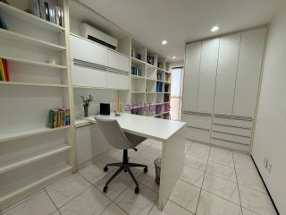 Apartamento de 3 quartos (1 suíte e 2 semi suítes) no Edifício Toulon