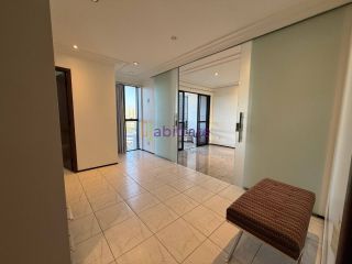 Apartamento de 3 quartos (1 suíte e 2 semi suítes) no Edifício Toulon