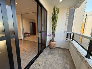 Apartamento de 3 quartos (1 suíte e 2 semi suítes) no Edifício Toulon