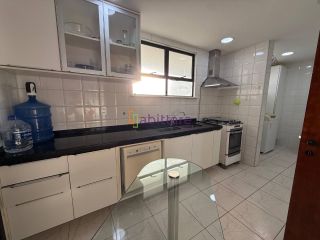 Apartamento de 3 quartos (1 suíte e 2 semi suítes) no Edifício Toulon