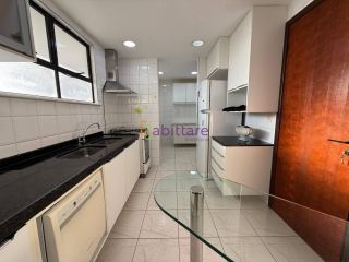 Apartamento de 3 quartos (1 suíte e 2 semi suítes) no Edifício Toulon