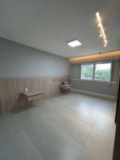 Mansão de 800m² com 7 suítes + espaço gourmet com churrasqueira e piscina com hidromassagem no Calhau