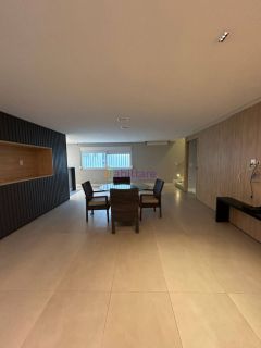 Mansão de 800m² com 7 suítes + espaço gourmet com churrasqueira e piscina com hidromassagem no Calhau