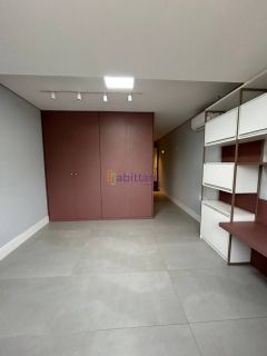 Mansão de 800m² com 7 suítes + espaço gourmet com churrasqueira e piscina com hidromassagem no Calhau