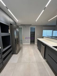 Mansão de 800m² com 7 suítes + espaço gourmet com churrasqueira e piscina com hidromassagem no Calhau