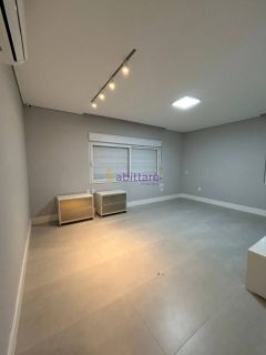 Mansão de 800m² com 7 suítes + espaço gourmet com churrasqueira e piscina com hidromassagem no Calhau