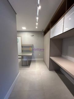 Mansão de 800m² com 7 suítes + espaço gourmet com churrasqueira e piscina com hidromassagem no Calhau