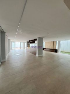 Mansão de 800m² com 7 suítes + espaço gourmet com churrasqueira e piscina com hidromassagem no Calhau