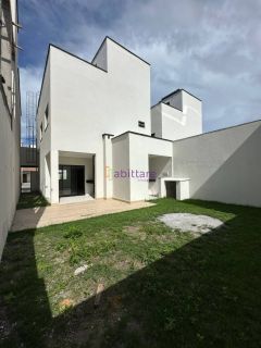 Casa duplex de 143m² com 3 quartos (1 suíte) no Condomínio Marianne