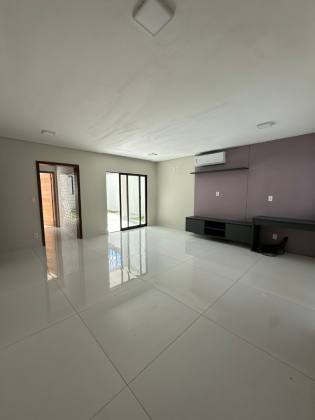 Casa duplex de 143m² com 3 quartos (1 suíte) no Condomínio Marianne