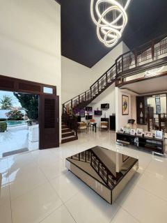 Casa duplex MOBILIADA no Jardim Eldorado com 4 suítes (1 master) + DCE e espaço gourmet com piscina