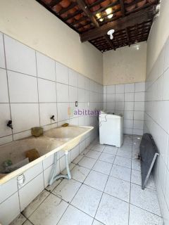 Casa no Condomínio Madri com 3 quartos (1 suíte) na rua do Aririzal