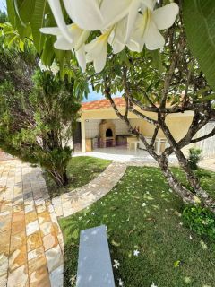 Casa no Condomínio Madri com 3 quartos (1 suíte) na rua do Aririzal