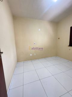 Casa no Condomínio Madri com 3 quartos (1 suíte) na rua do Aririzal