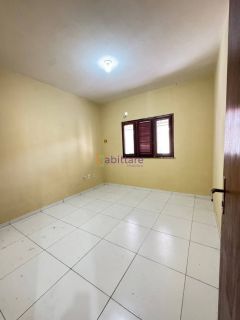 Casa no Condomínio Madri com 3 quartos (1 suíte) na rua do Aririzal