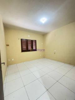 Casa no Condomínio Madri com 3 quartos (1 suíte) na rua do Aririzal