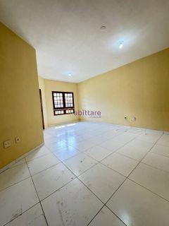 Casa no Condomínio Madri com 3 quartos (1 suíte) na rua do Aririzal