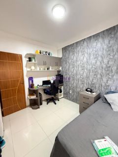 Casa de 160m² no Condomínio Madri com 4 quartos (3 suítes) e 26 placas solares