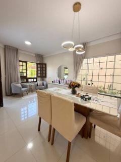 Casa de 160m² no Condomínio Madri com 4 quartos (3 suítes) e 26 placas solares