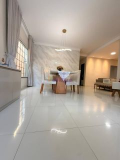 Casa de 160m² no Condomínio Madri com 4 quartos (3 suítes) e 26 placas solares