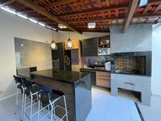 Casa duplex no Araçagy com 3 suítes, piscina privativa e energia solar