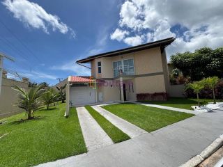 Casa duplex no Araçagy com 3 suítes, piscina privativa e energia solar