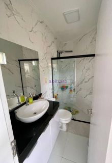 Casa duplex no Araçagy com 3 suítes, piscina privativa e energia solar