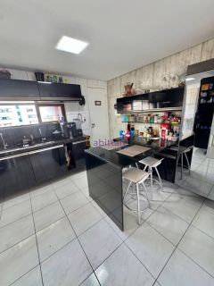 Alugo apartamento mobiliado com 4 quartos (2 suítes) - 220m² vista mar no Litorânea Beach