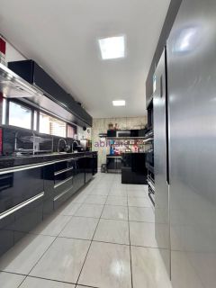 Alugo apartamento mobiliado com 4 quartos (2 suítes) - 220m² vista mar no Litorânea Beach