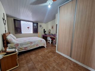 Casa na cohab com 3 pontos comerciais, ao lado do Terminal Cohab/Cohatrac