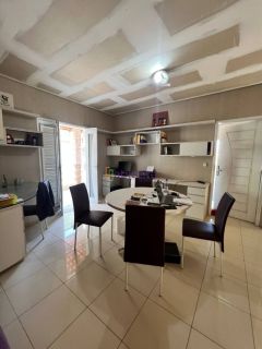 Casa duplex no Quintas do Calhau de 400m² com 5 suítes + espaço gourmet com churrasqueira