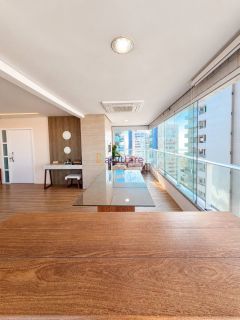 Apartamento semi-mobiliado no Edifício José Tácito - 230m² - com 04 suítes
