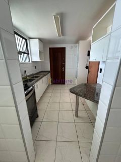 Apartamento de 127m² com 3 quartoos (1 suíte) no Edifício Toulon - Ponta do Farol