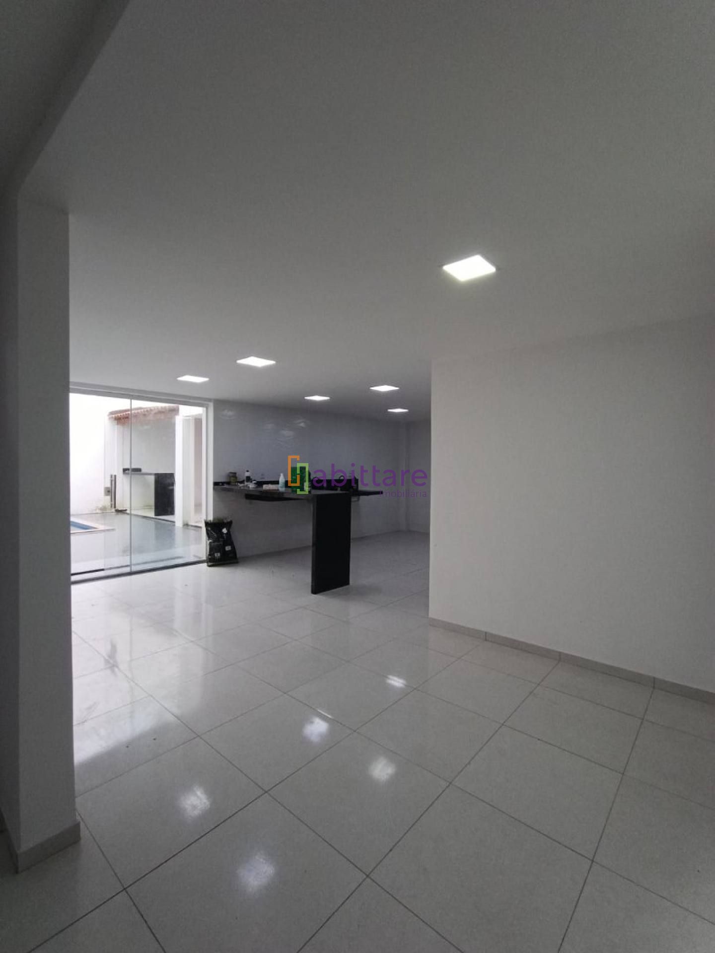 Casa no Turu de 250m² com 4 suítes e área de lazer privativa