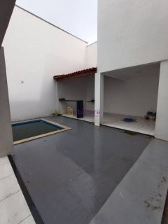 Casa no Turu de 250m² com 4 suítes e área de lazer privativa