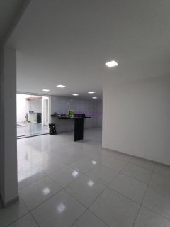 Casa no Turu de 250m² com 4 suítes e área de lazer privativa