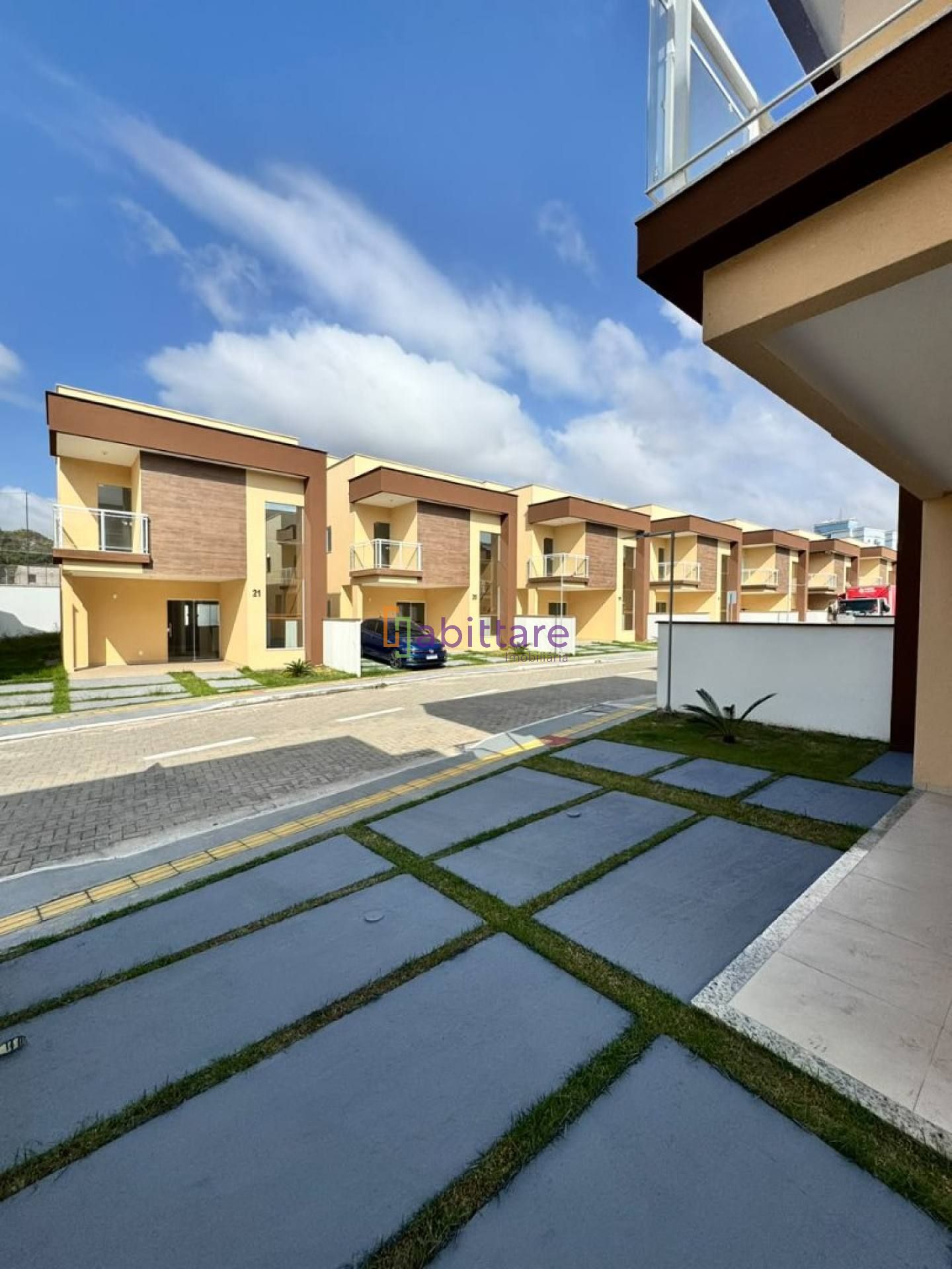 Arco do Triunfo - Casa de 151m² com 4 (suíte master com varanda) + Energia solar no Turu