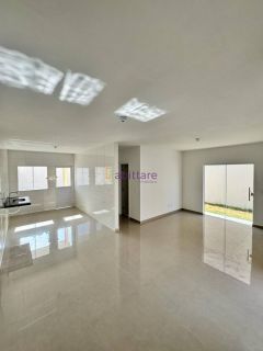 Casa com terreno de 206m² no Condomínio Arco do Triunfo de 4 quartos (1 suíte master com closet)