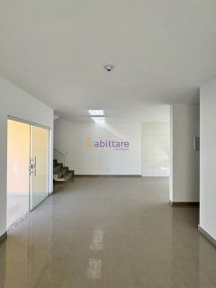 Casa com terreno de 206m² no Condomínio Arco do Triunfo de 4 quartos (1 suíte master com closet)