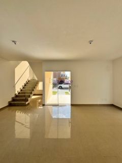 Arco do Triunfo - Casa de 151m² com 4 (suíte master com varanda) + Energia solar no Turu
