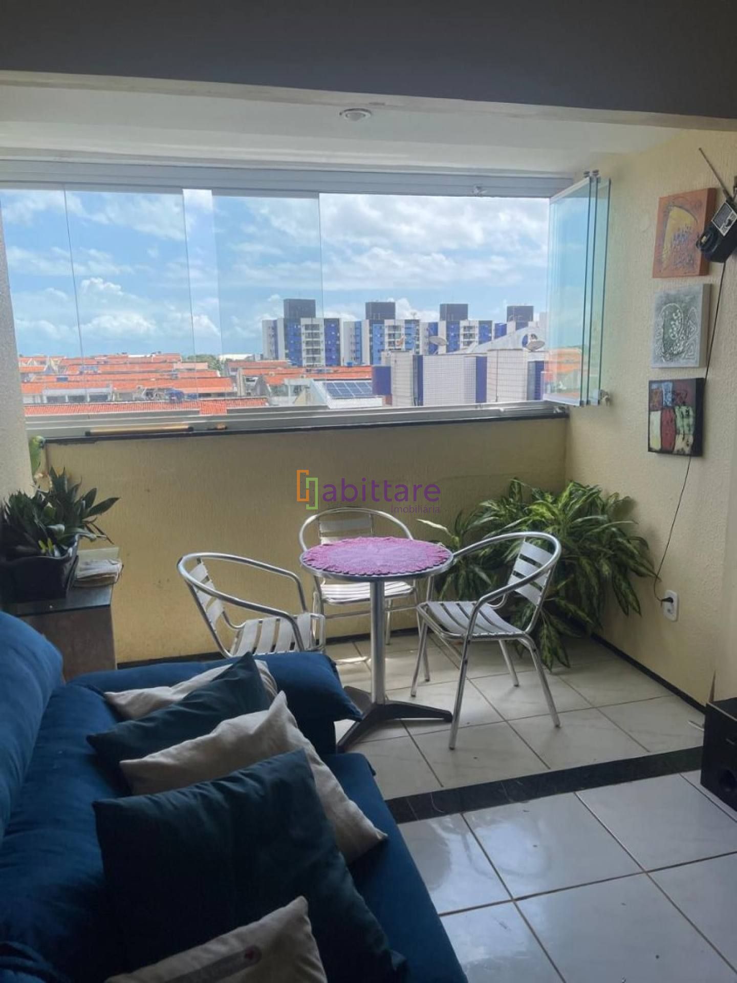 Apartamento no Ed. Monte Rainier com 113m², 3 quartos (1 suíte) e 3 banheiros