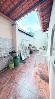 Casa no Condomínio Tupinambá de 130m² com 3 quartos (1 suíte) e 04 vagas de garagem