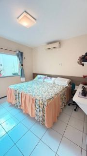 Casa no Condomínio Tupinambá de 130m² com 3 quartos (1 suíte) e 04 vagas de garagem