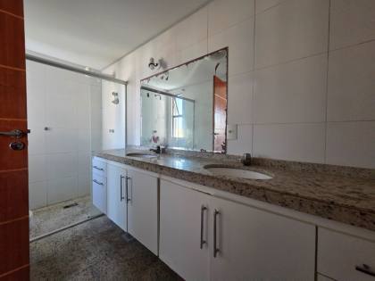 Alugo apartamento no Classic Home de 200m² (4 suítes) Com vista mar